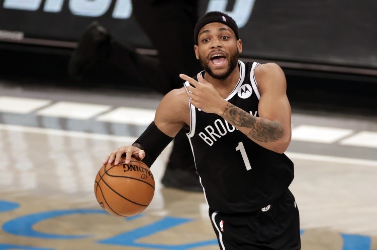  拉文扣篮大赛级表演，公牛主场力克篮网重拾信心